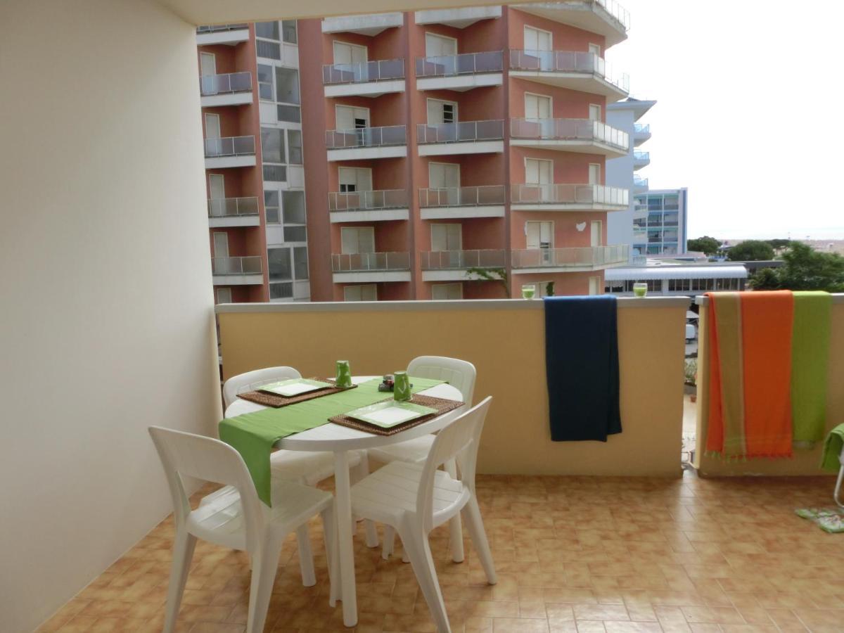 Residence Itaca Bibione Exteriör bild