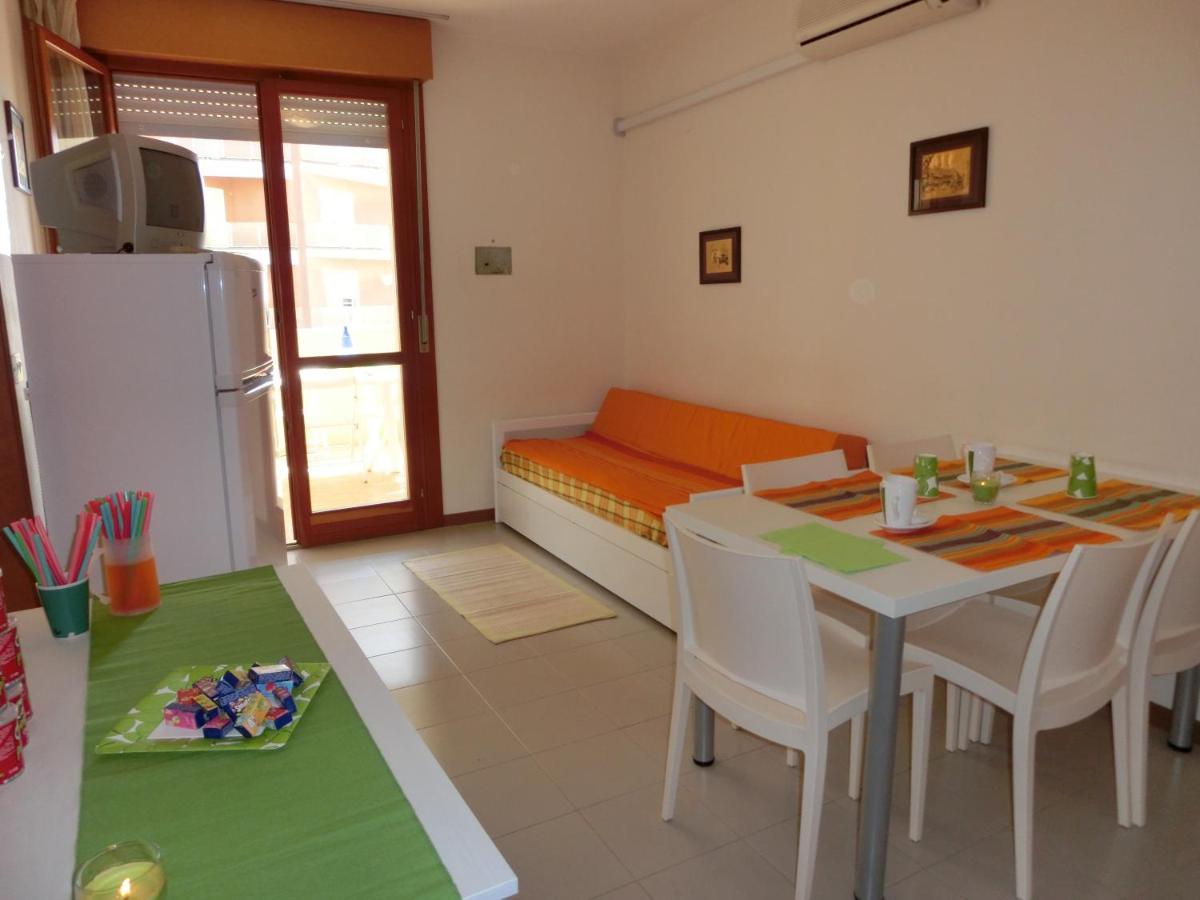 Residence Itaca Bibione Exteriör bild
