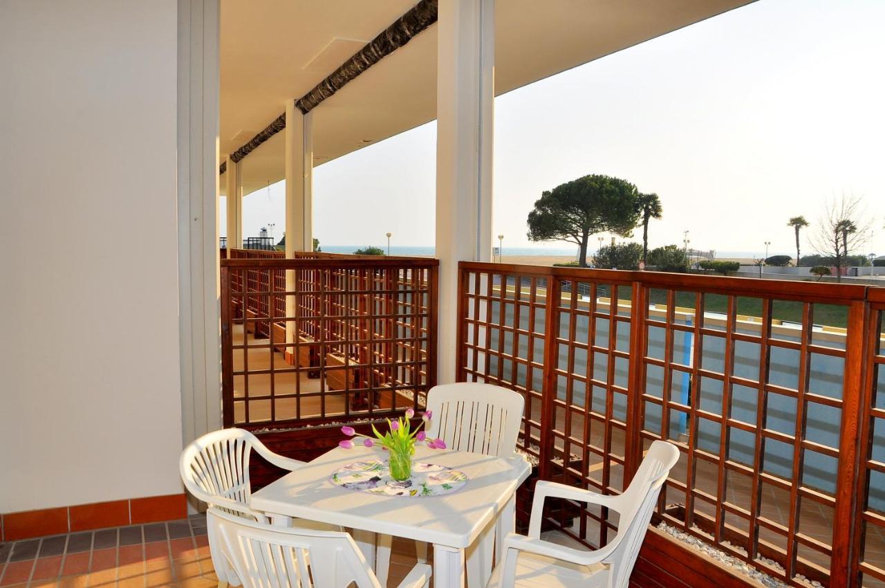 Residence Itaca Bibione Exteriör bild