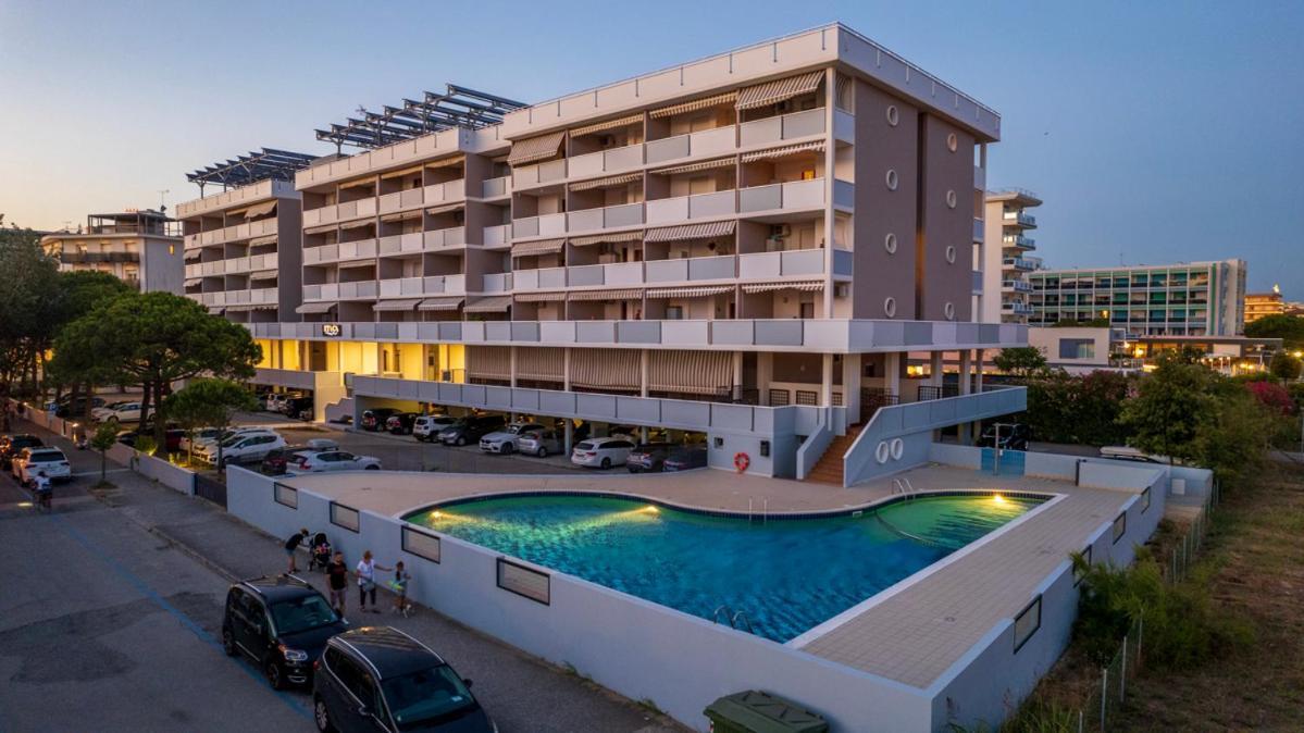 Residence Itaca Bibione Exteriör bild