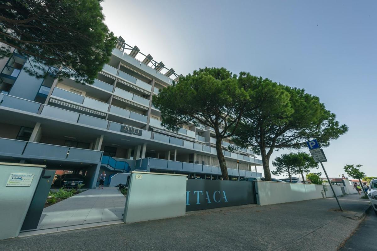 Residence Itaca Bibione Exteriör bild