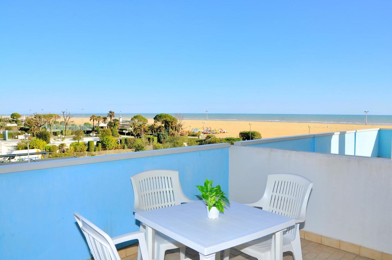 Residence Itaca Bibione Exteriör bild