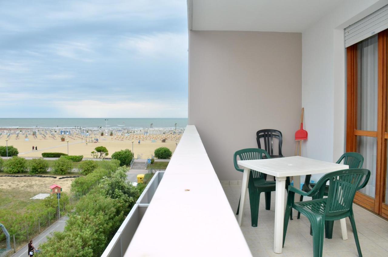 Residence Itaca Bibione Exteriör bild
